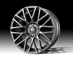 Momo REVENGE AN 8X18 5 X112 ET45 CB72,3