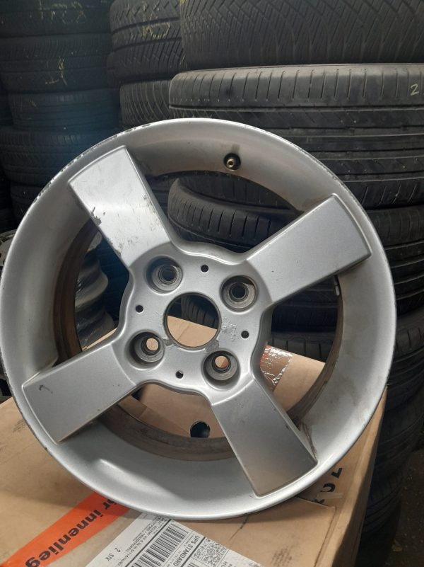 GYÁRI ALUFELNI SMART 6X15 4 X114,3 ET46 67