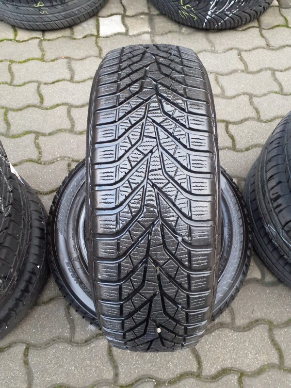 Yokohama V905 185/60 R 15 88 T | téli   DOT1418 5.5 mm