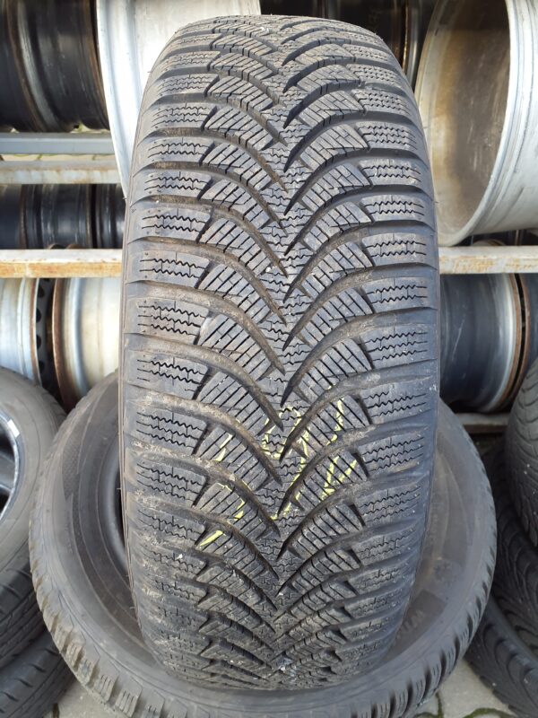 Hankook W452 195/60 R 16 89 H | téli   DOT3019 7.5 mm