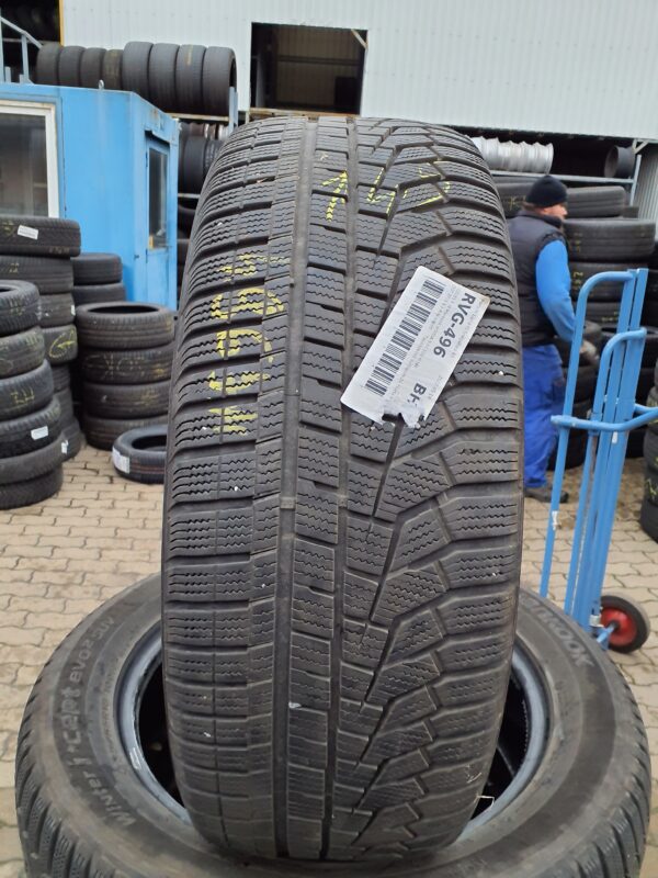 Hankook W320 235/55 R 18 100 H | téli   DOT3619 4.5 mm