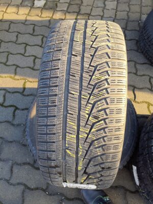 Hankook W320 245/45 R 18 100 V | téli   DOT4519 4 mm