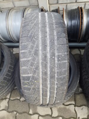 Pirelli Winter 240 Sottozero serie2 NO 245/35 R 20 91 V | téli   DOT3719 5.5 mm