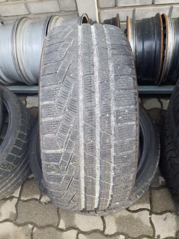 Pirelli Winter 240 Sottozero serie2 NO 245/35 R 20 91 V | téli   DOT3719 5.5 mm