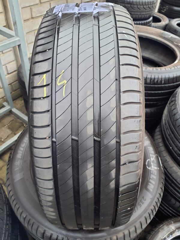 Michelin Primacy 4 VOL 235/55 R 18 100 V | nyári   DOT1620 4.5 mm