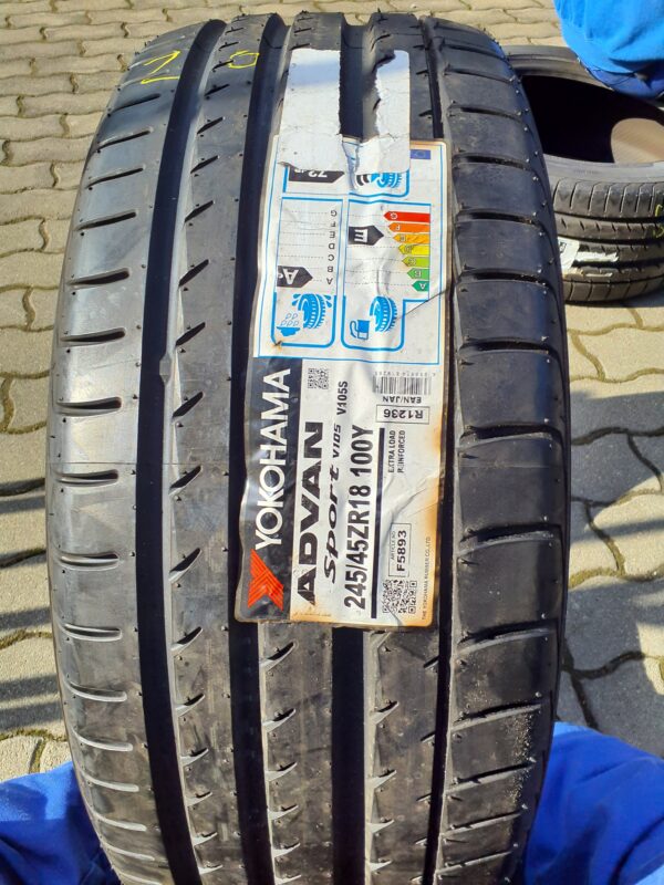 Yokohama ADVAN Sport V105 245/45 R 18 100 Y | nyári   DOT4616