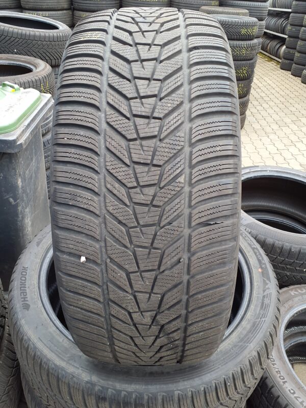 Hankook W330A 275/40 R 22 107 V | téli   DOT2621 7 mm