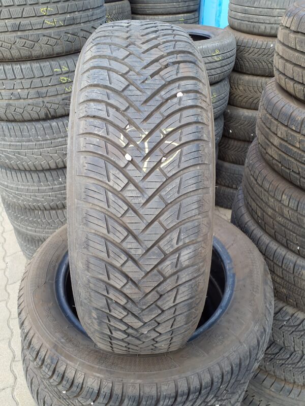 Kleber Quadraxer 2 175/60 R 15 81 H | négyévszakos   DOT0621 6 mm
