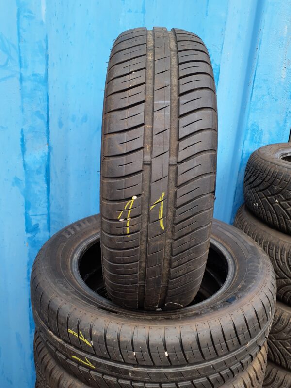 Goodyear Efficientgrip Compact 175/65 R 15 84 T | nyári   DOT4219 5.5 mm