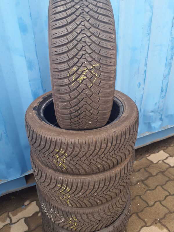 Falken HS01 215/45 R 16 90 V | téli   DOT3518 7 mm