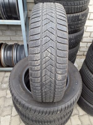 Pirelli SottoZero 3 215/65 R 17 99 H | téli   DOT2518 5.1 mm