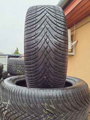 Kleber Krisalp HP3 SUV 215/55 R 18 99 V | téli   DOT3218 6.3 mm