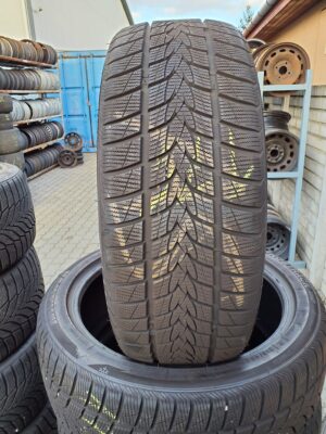 Minerva Frostrack  uhp 215/45 R 18 93 V | téli   DOT2719 7 mm