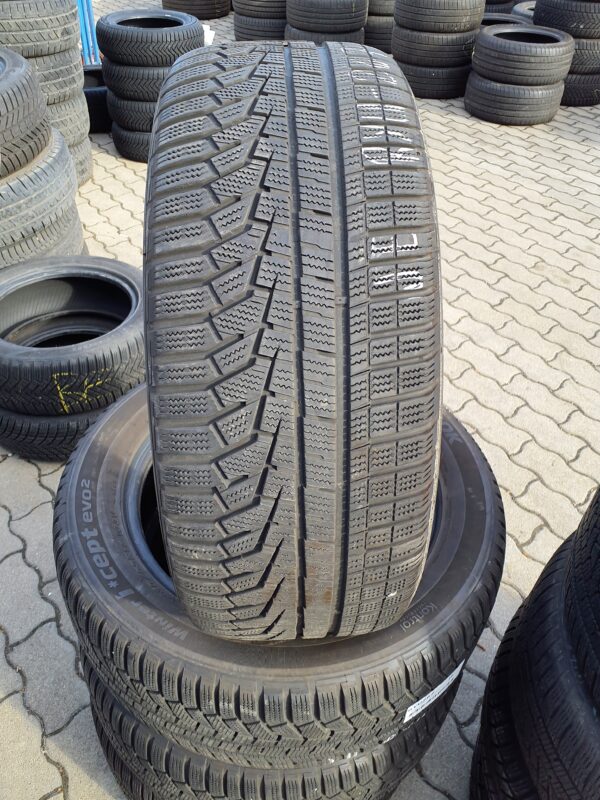 Hankook W320 235/55 R 17 103 V | téli   DOT3619 4.9 mm