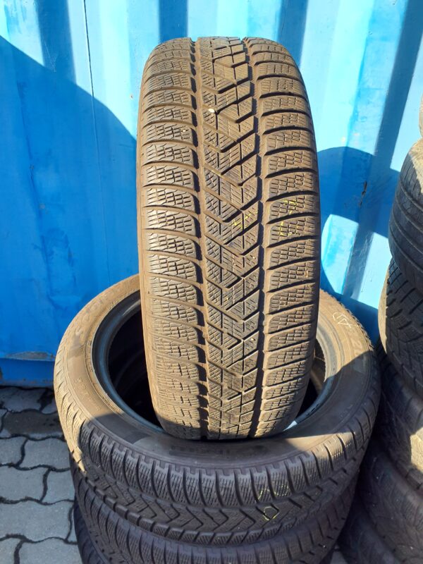 Pirelli Scorpion Winter 235/50 R 20 104 V | téli   DOT3320 4.9 mm