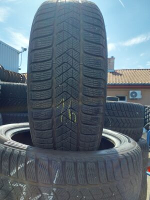 Pirelli SottoZero 3 215/50 R 18 92 V | téli   DOT2820 5.9 mm