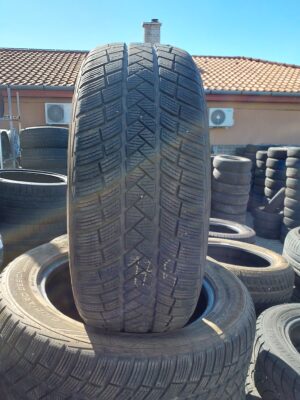 Vredestein Wintrac Pro 235/55 R 17 99 H | téli   DOT3519 5.6 mm
