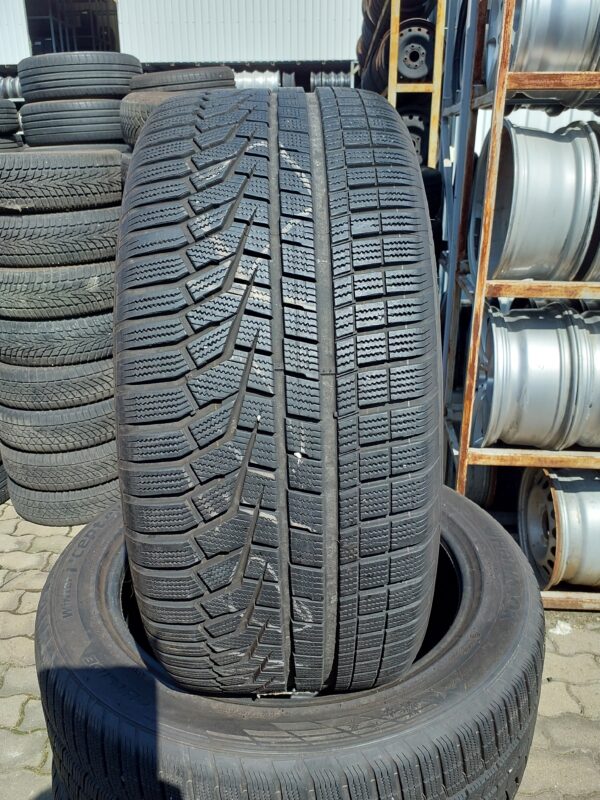 Hankook W320A  SUV AO 285/45 R 21 113 V | téli   DOT4020 6.3 mm