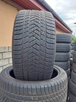 Pirelli SottoZero 3 mgt 285/35 R 20 100 W | téli   DOT3022 5.5 mm