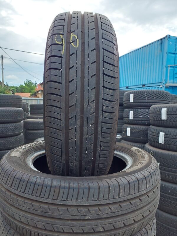 Yokohama BluEarth-Es ES32 185/60 R 14 82 H | nyári   DOT4621 5.6 mm