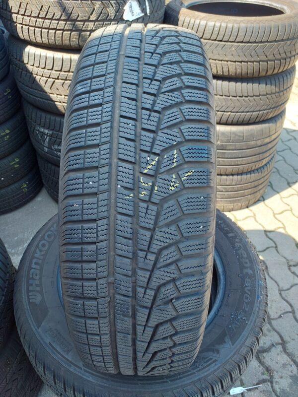 Hankook W320A 215/65 R 17 99 V | téli   DOT3519 5.5 mm