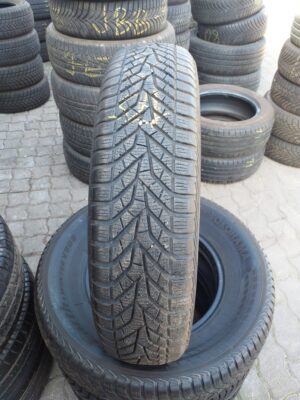 Yokohama BluEarth Winter V905 205/80 R 16 104 T | téli   DOT1818 6.4 mm