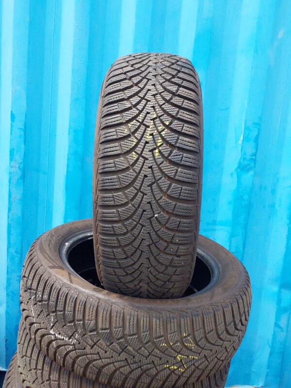 Goodyear UG9 195/55 R 16 87 T | téli   DOT4718 7.8 mm