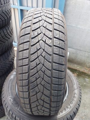 Goodyear UG Performance + suv 215/65 R 17 99 V | téli   DOT3321 6.1 mm