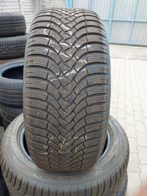 Falken EuroWinter HS01 235/50 R 18 101 V | téli   DOT4119 8 mm