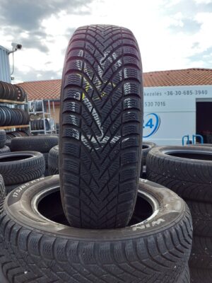 Pirelli Cinturato Winter 175/65 R 15 84 T | téli   DOT3518 6.4 mm