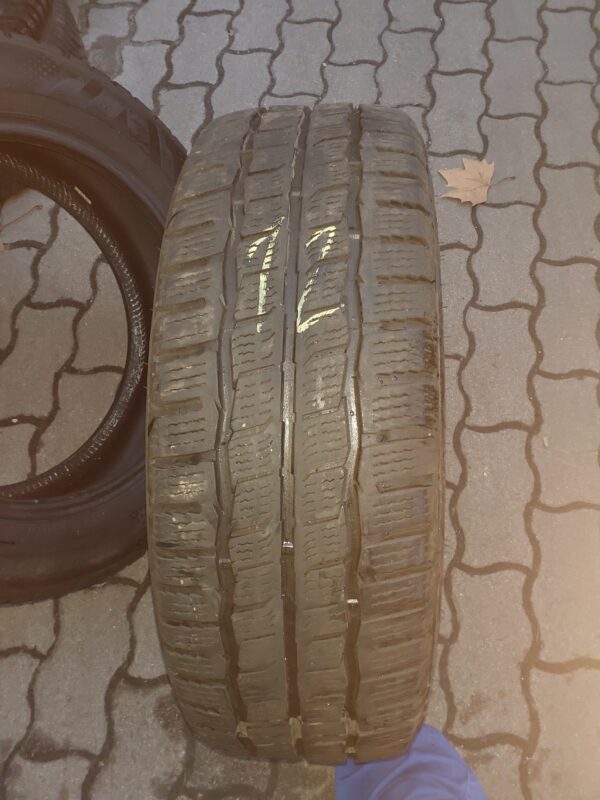 Kumho CW51 Winter Portran 215/60 R 17 C 104/102 H | téli   DOT2421 5.3 mm