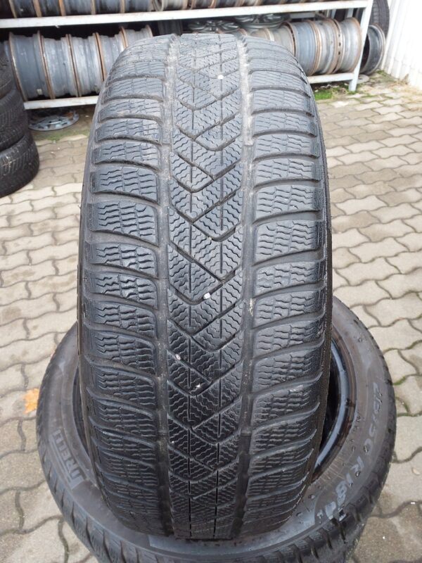 Pirelli SottoZero 3 215/50 R 18 92 V | téli   DOT2720 5 mm