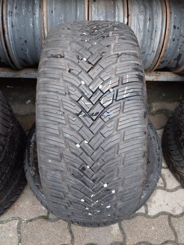 Petlas Multiaction pt 565 245/40 R 18 97 Y | négyévszakos   DOT4220 6.4 mm
