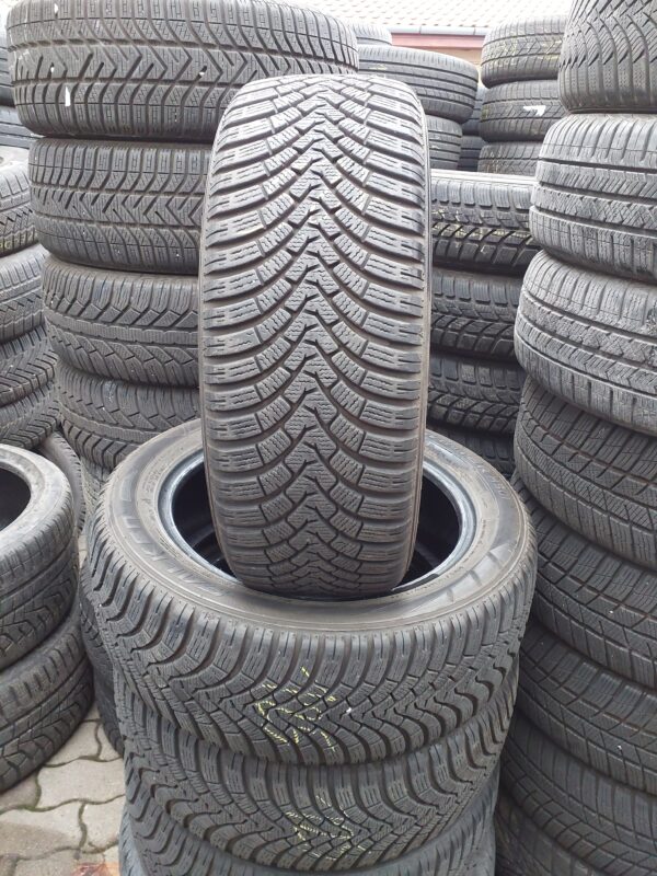 Falken EuroWinter HS01 195/55 R 16 87 H | téli   DOT1320 5.7 mm