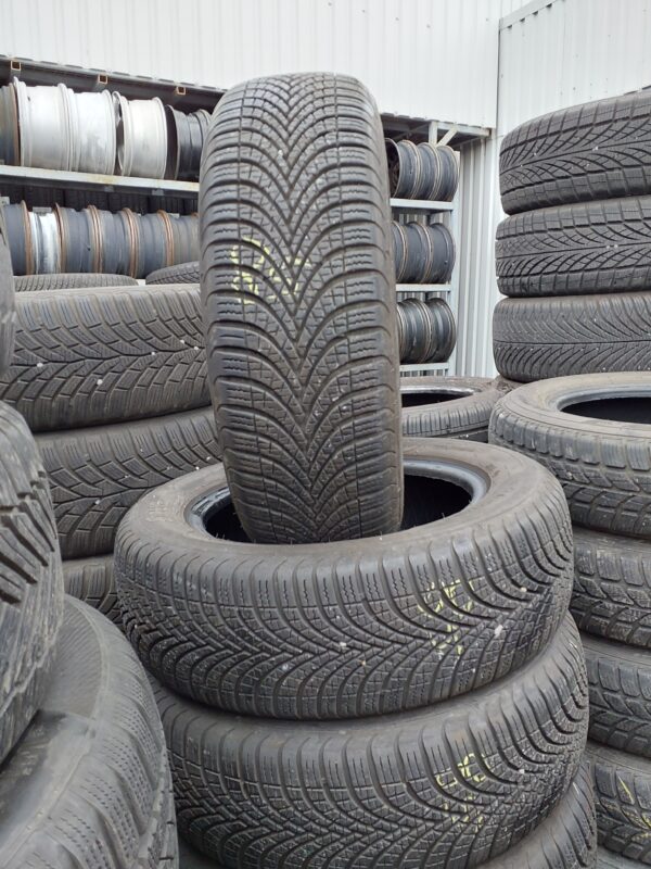 Debica Navigator 3 175/65 R 14 82 T | négyévszakos   DOT3323 5.5 mm