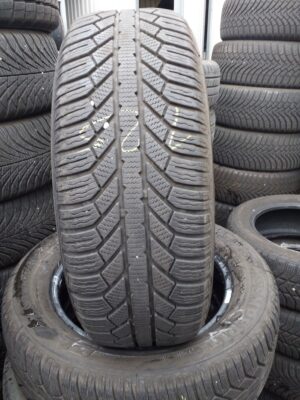 Semperit Master-Grip 2 205/65 R 16 92 H | téli   DOT4018 5.8 mm