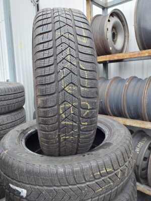 Pirelli SottoZero 3 205/60 R 16 92 H | téli   DOT4117 4.9 mm