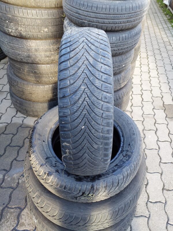 Kumho HA32 185/65 R 15 88 H | négyévszakos   DOT2520 6.1 mm
