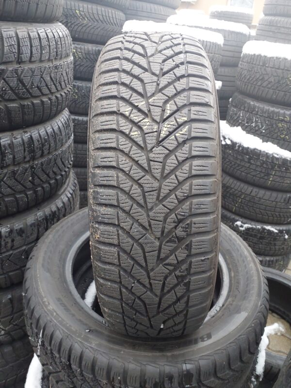Yokohama BluEarth Winter V905 185/60 R 15 88 T | téli   DOT1318 6.2 mm