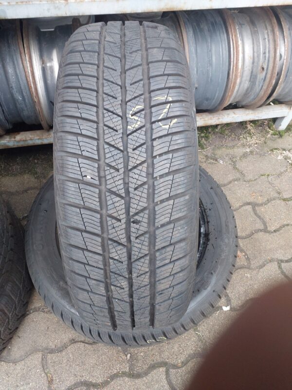 Barum Polaris 5 215/60 R 17 100 V | téli   DOT4722 8.2 mm