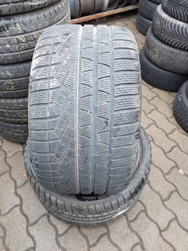 Pirelli Winter 240 Sottozero serie2 NO 295/30 R 20 97 V | téli   DOT2419 6.5 mm
