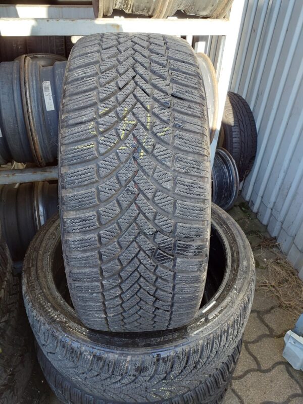 Bridgestone LM005 225/40 R 19 93 W | téli   DOT3821 6.6 mm