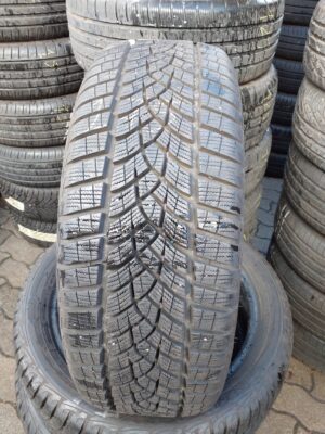 Goodyear UG Performance + 215/50 R 18 92 V | téli   DOT3122 8.6 mm