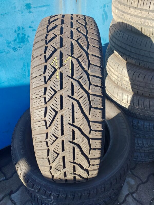 Kormoran Snow 215/60 R 16 99 H | téli   DOT3918 6.0 mm
