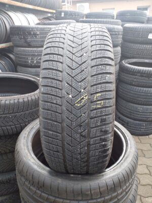 Pirelli SottoZero 3 245/40 R 20 99 V | téli   DOT3621 6.9 mm