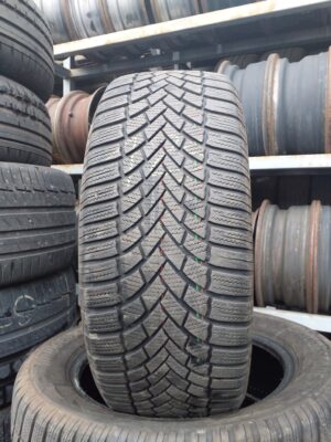 Bridgestone Lm005 235/55 R 17 103 V | téli   DOT0520 5.5 mm