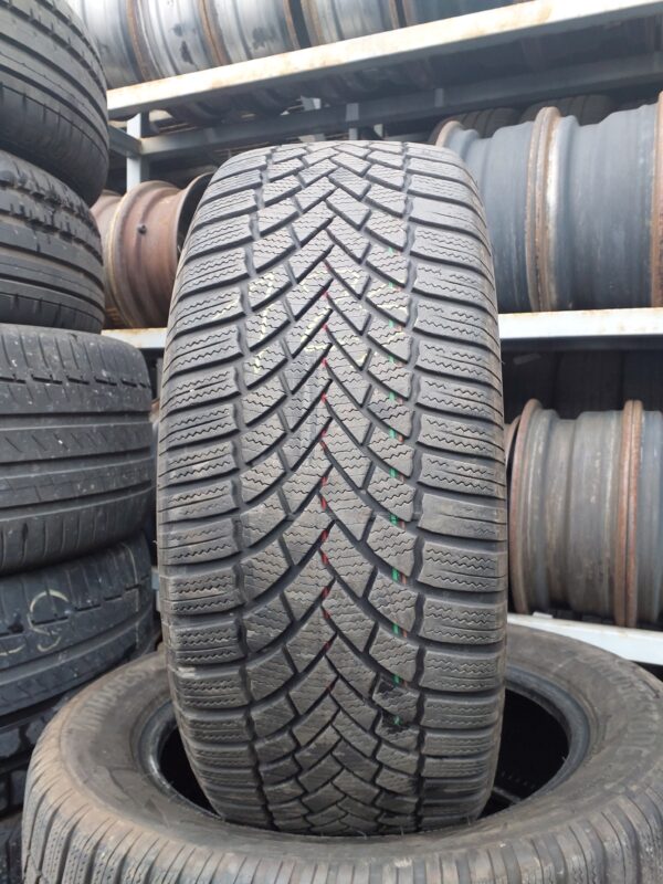 Bridgestone Lm005 235/55 R 17 103 V | téli   DOT0520 5.5 mm