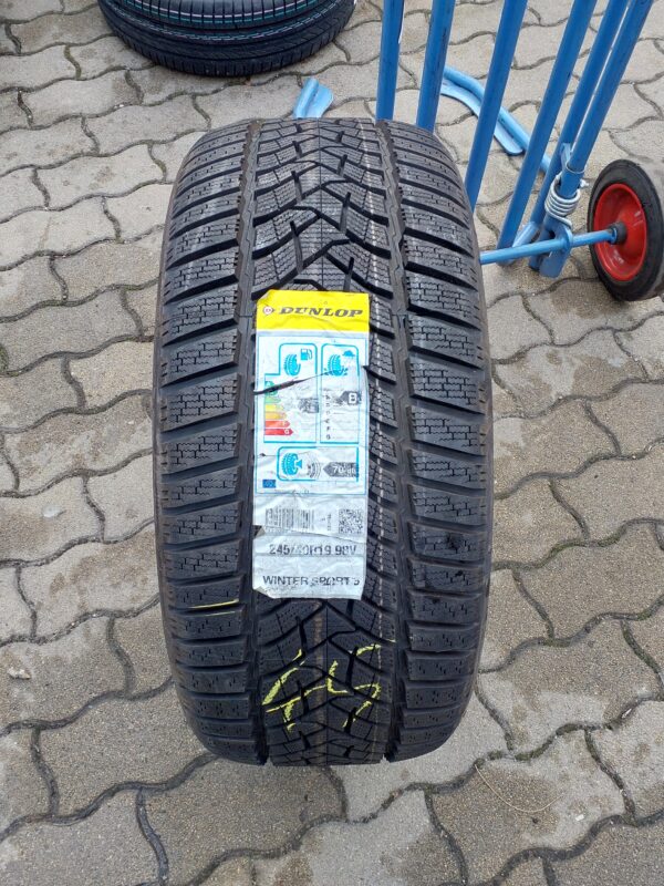 Dunlop Winter sport 5 245/40 R 19 98 V | téli   DOT0518