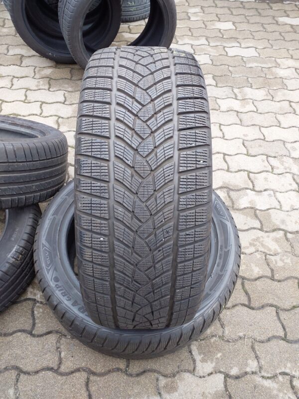 Goodyear Ultra grip performance gen 1 275/45 R 21 110 V | téli   DOT2821 6.7 mm