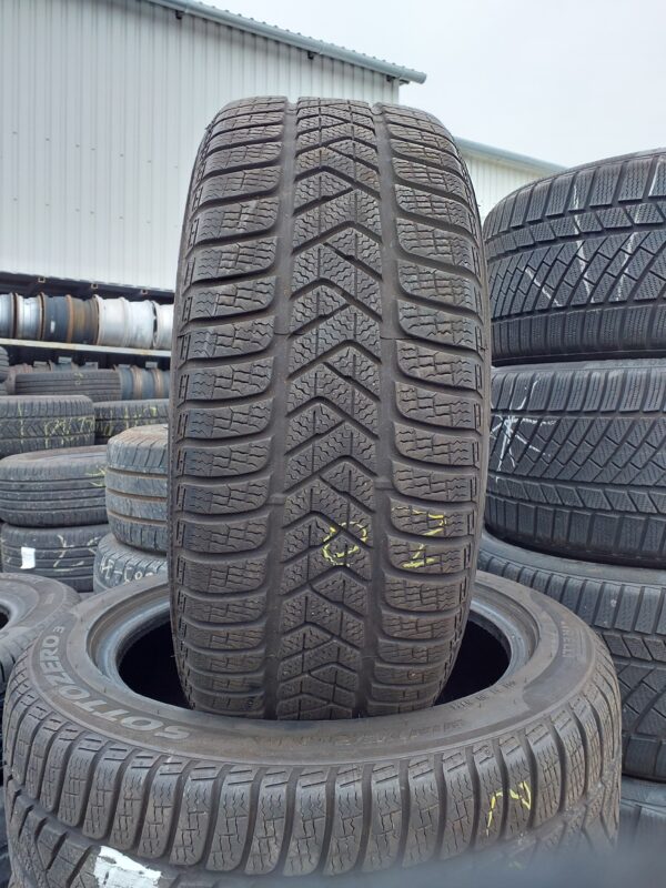Pirelli SottoZero 3 225/50 R 17 98 V | téli   DOT3518 5.5 mm